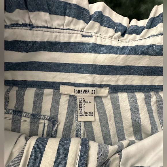 Striped Tie-Waist Shorts High-rise - Picture 3 of 3